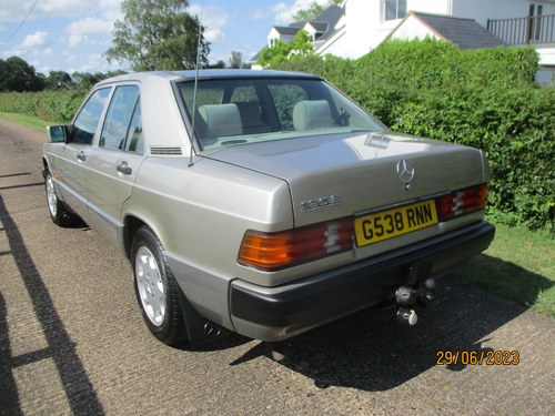 1990 Mercedes 190E Auto, smoke silver, alloys, fully maintained In vendita