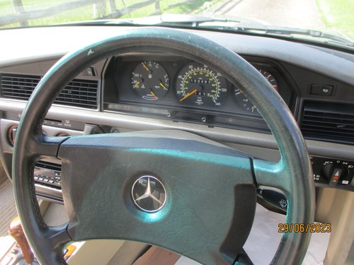 1990 Mercedes 190 E - 6