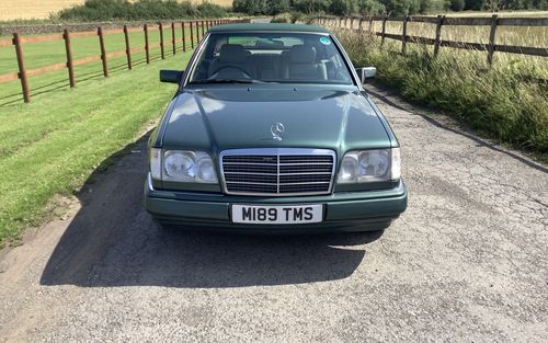 1995 Mercedes E220 Cabriolet A (picture 1 of 9)