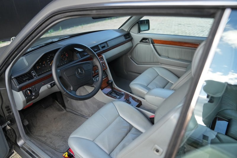 1992 Mercedes 230 - 7