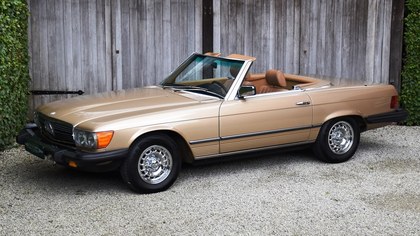Mercedes 380 SL (LHD). Completely in first paint. Immaculate
