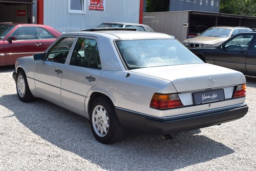1993 Mercedes 300 - 6