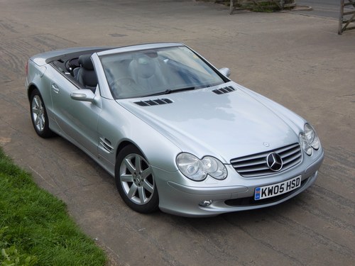 Mercedes Benz SL350 (2005) - GT Convertible