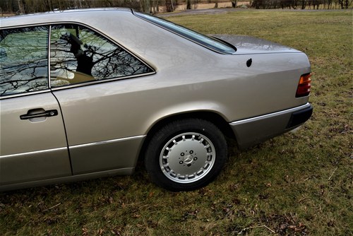 1991 Mercedes 300 - 5
