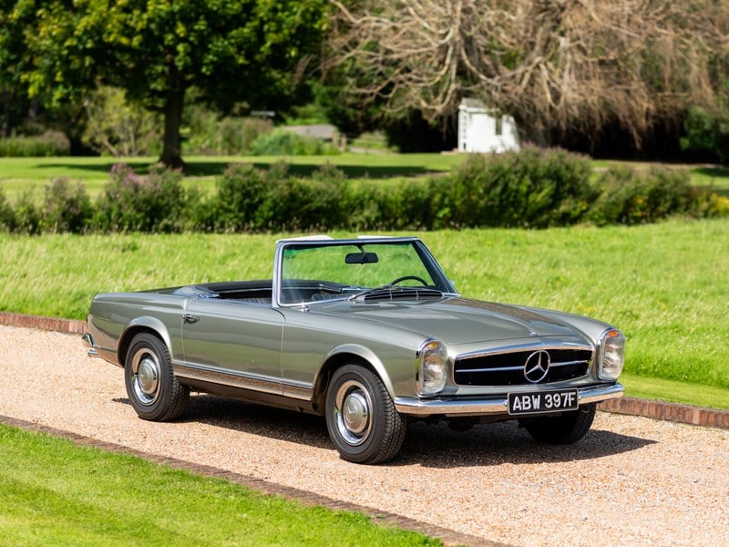 1967 Mercedes-Benz 250SL Pagoda - 31,000 Miles