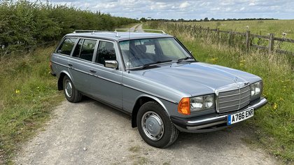 Mercedes 230TE Estate (Manual) 32,000 miles
