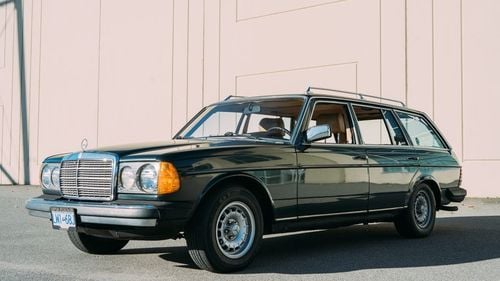 Picture of Mercedes Benz ex 300D NOW..380 TE Station M.Benz V8-1981. - For Sale