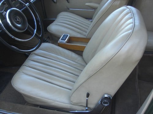 1967 Mercedes 230 - 5