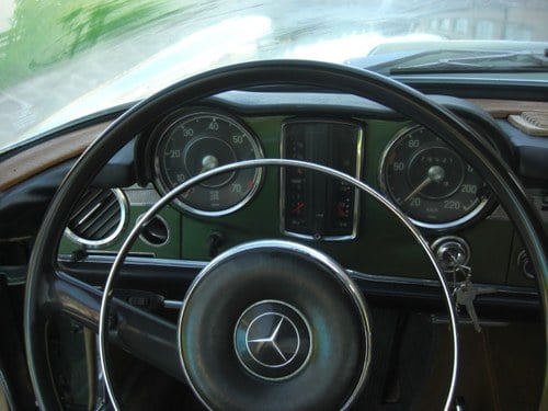 1967 Mercedes 230 - 8