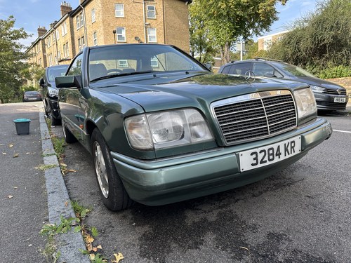 1994 Mercedes E220 Auto