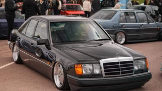 Picture of 1991 Mercedes 300