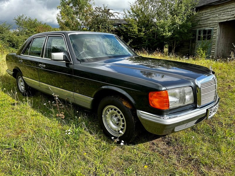 gorgeous 1985 Mercedes S class W126 280SE just 69000m