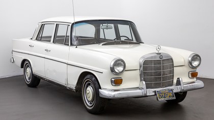 1967 Mercedes-Benz 200