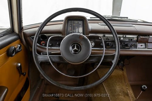 1967 Mercedes 200 - 6