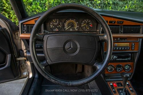 1987 Mercedes 190 E - 6