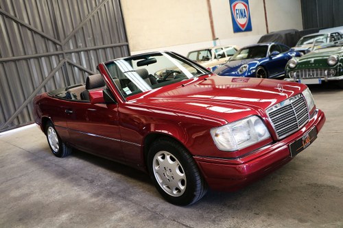 1993 Mercedes E220 cabriolet For Sale