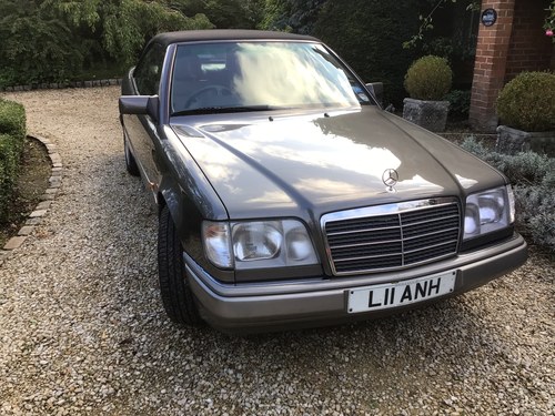 1993 Mercedes E220 Cabriolet A
