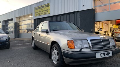 Mercedes 280 E, low miles in lovely condition, drives well!