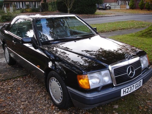 1990 Mercedes 300 - 2