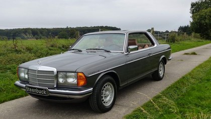Mercedes-Benz 280 CE - excellent Coupé from the series C 123