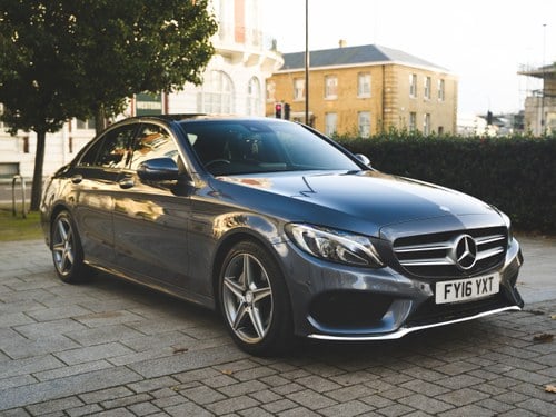 2016 Mercedes C200 Amg Line Premium + Auto