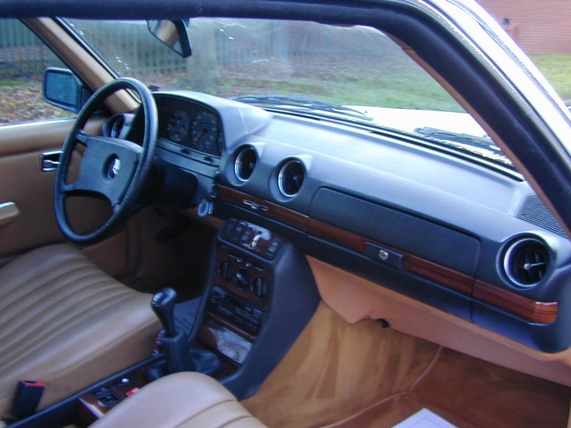 1984 Mercedes 230 - 7
