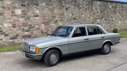 Picture of 1982 Mercedes 200