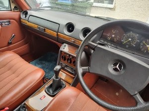 1982 Mercedes 200