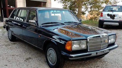 MERCEDES 300 D LANG LIMOUSINE AUTOMATIC 37.200 KM FROM NEW