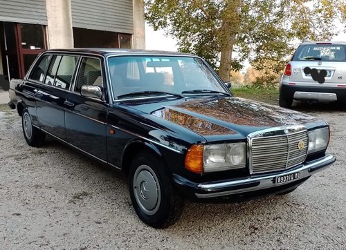 1980 MERCEDES 300 D LANG LIMOUSINE AUTOMATIC 37.200 KM FROM NEW For Sale