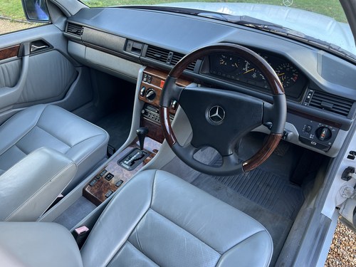 1991 Mercedes E Class - 6