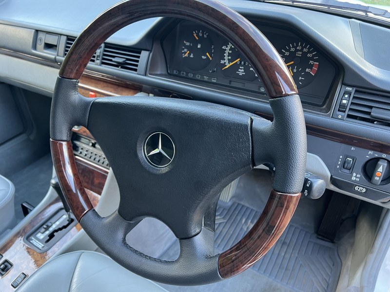 1991 Mercedes E Class - 7