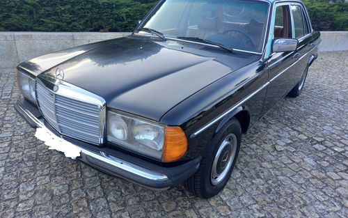 1982 Mercedes 240 D (picture 1 of 33)