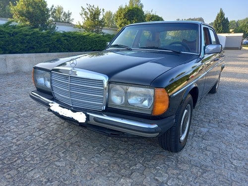 1982 Mercedes 240 - 8