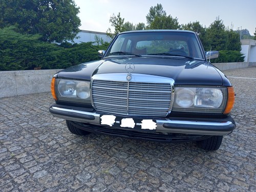 1982 Mercedes 240 - 9