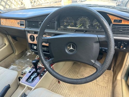 1988 Mercedes 190 E - 5
