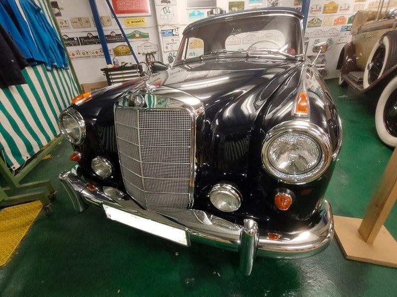 MERCEDES PONTON W180 220S CONVERTIBLE