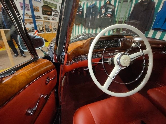 1957 Mercedes 220 - 7