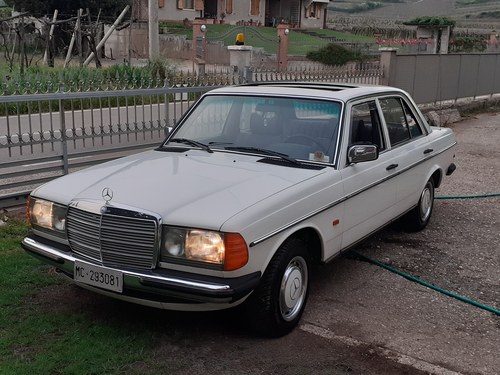 1978 Mercedes 250 W123 250