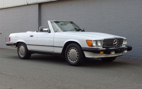1987 Mercedes SL Class R107 560 SL Rust free! (picture 1 of 100)
