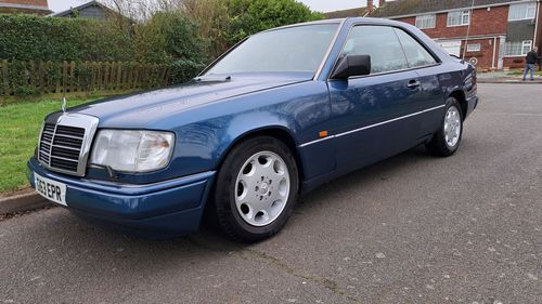 Picture of 1990 Mercedes 300 C124 300 CE - For Sale