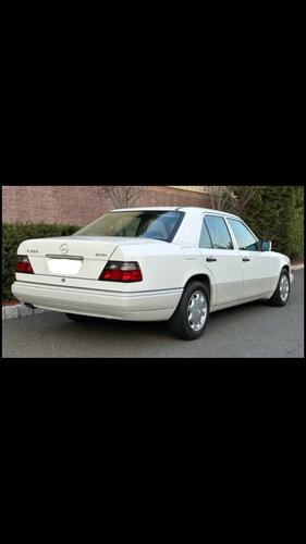 1995 Mercedes E Class W124 300 D