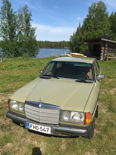 1984 Mercedes 200 - 5