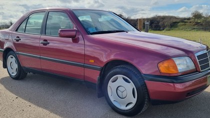 MERCEDES C180 Classic  - 1 owner and v.low miles