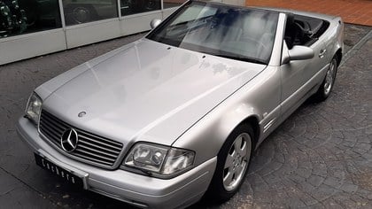 Original Spanish Mercedes 320SL V6 99 with only 61.000 kms