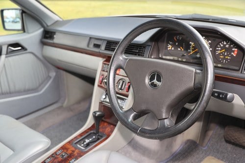 1992 Mercedes 230 CE - 9