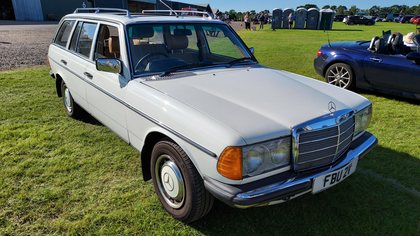 1982 Mercedes 200 S123 200 T