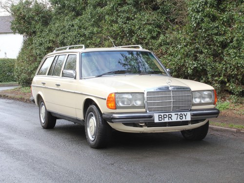 1983 Mercedes Benz 200 TE For Sale