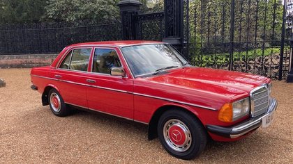 1983 MERCEDES 200 123 SERIES *ONLY 25800 MILES*