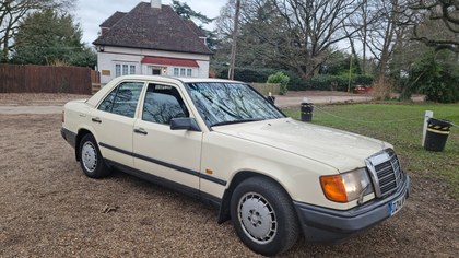 1986 Mercedes 200 W123 200